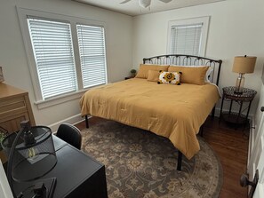 4 habitaciones, tabla de planchar con plancha, wifi y ropa de cama