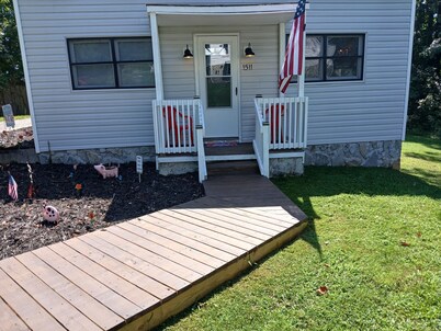 
PROMO 10% WEEKLY/20% MONTHLY Pet Friendly, Home, private fenced yard.