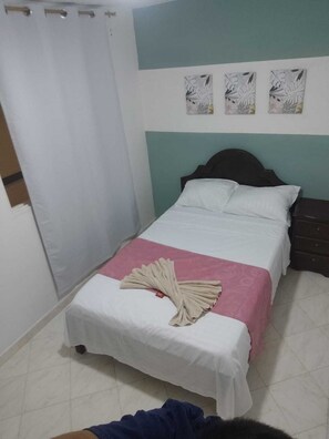9 bedrooms, WiFi, bed sheets