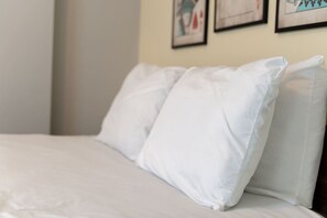 2 bedrooms, iron/ironing board, travel crib, WiFi - Sports Fans Welcome • 2BR/2BA Walk to Vandy (Nashville)
