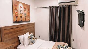 1 bedroom, iron/ironing board, WiFi, bed sheets