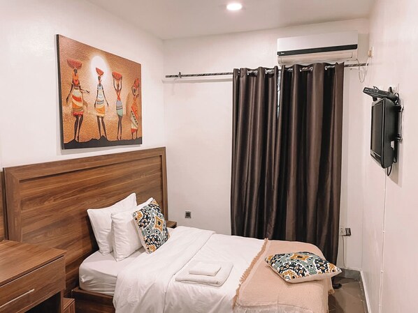 1 chambre, fer et planche à repasser, Wi-Fi, draps fournis