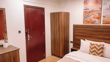 1 bedroom, iron/ironing board, WiFi, bed sheets