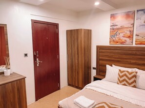 1 camera, ferro/asse da stiro, Wi-Fi, lenzuola