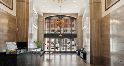 1 Bedroom Condo with Rooftop Amenities – Pool, Jacuzzi & Breathtaking City Views