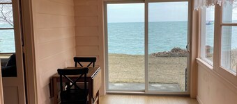 Cozy cottage with WiFi in East Tawas - 3 bedrooms