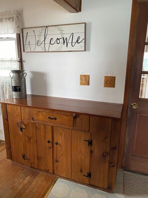 Interior - Cozy cottage with WiFi in East Tawas - 3 bedrooms (East Tawas)