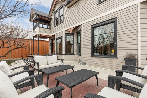 Spacious main level 2 bdrm off Missoula Hip Strip, across river from downtown