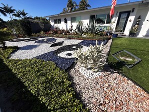 Property grounds - Coastal 3BR 2BA Paradise ~ Fully Equipped ~Near Beach & Downtown L@@K (Oakland Park)