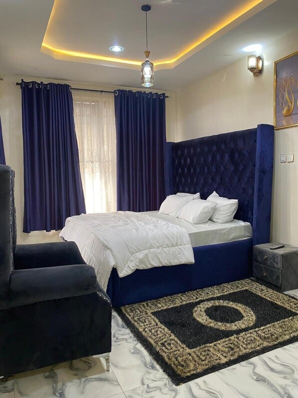 3 bedrooms, iron/ironing board, WiFi, bed sheets - SUNFIT APARTMENTS!
Cozy & Spacious 3-Bedroom Apartment in a serene environment. (Asaba)