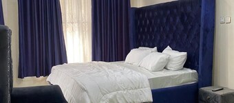 SUNFIT APARTMENTS!
Cozy & Spacious 3-Bedroom Apartment in a serene environment.