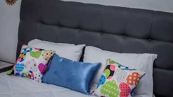 3 slaapkamers, een strijkplank/strijkijzer, wifi, beddengoed