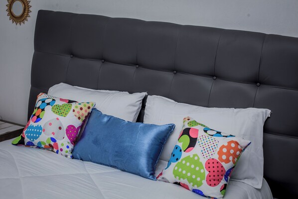 3 bedrooms, iron/ironing board, WiFi, bed sheets