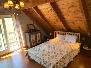 3 bedrooms, desk, WiFi, bed sheets