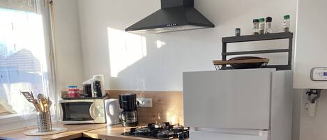 電子レンジ、オーブン、コンロ、食器洗い機