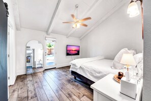 4 bedrooms, desk, iron/ironing board, free WiFi