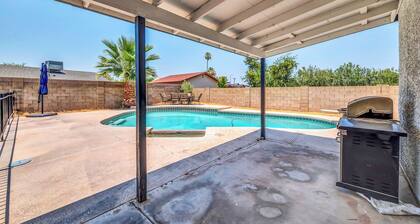 Charming Mesa Retreat on quiet Cul-De-Sac with Pool & Pet Friendly