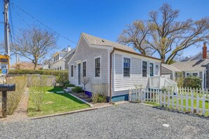 Exterior - Modern Design - Walk to Galleries, Dining, Beach (Provincetown)