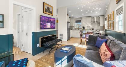 Modern Design - Walk to Galleries, Dining, Beach