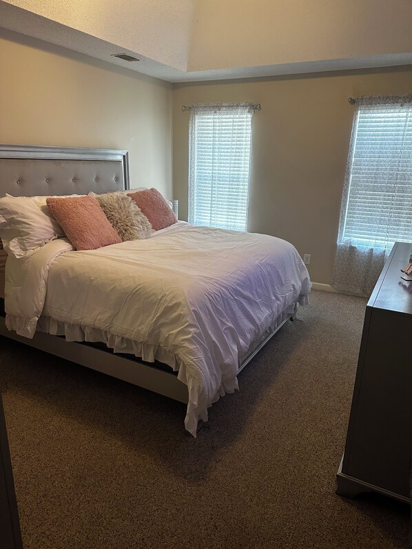 2 chambres, fer et planche à repasser, Wi-Fi, literie fournie