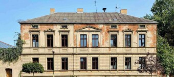 Spacious manor house apartment near the Saale and Elbe rivers