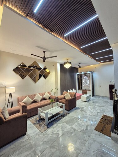 Charming 3-bedroom villa with AC and WiFi in prime location in Varanasi