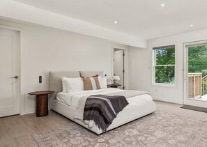 8 bedrooms, desk, iron/ironing board, free WiFi - Great Lodge at Carter Bridge Estate (East Durham)