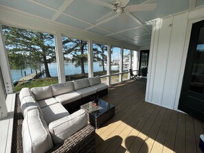 Terrace/patio - Stunning Chesapeake Waterfront Home (Oxford)
