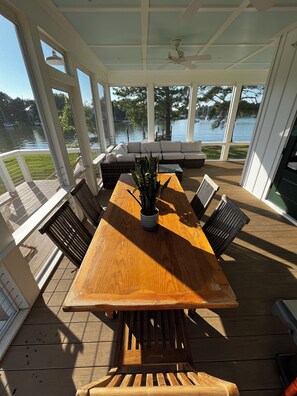 Outdoor dining - Stunning Chesapeake Waterfront Home (Oxford)