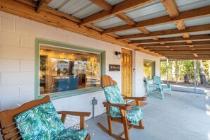 Terrace/patio - Pelican's Nest: by Downtown /Beach /Airport /Base (Pensacola)