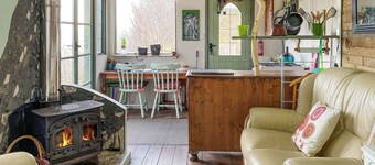 The Cabin In The Woods - UK49023