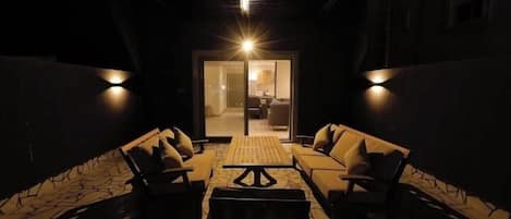 Royal Apartment | Terrace/patio