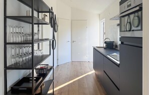Fridge, dishwasher, coffee/tea maker