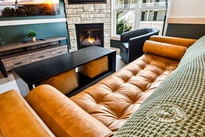 Een smart-tv en een open haard