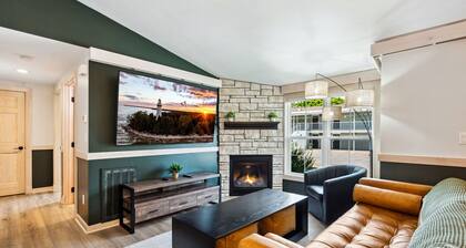 Shore Suite | Downtown Fish Creek ~ Dog-friendly