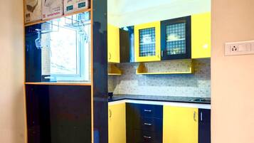 Family Single Room | Private kitchen