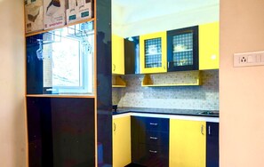 Family Single Room | Private kitchen