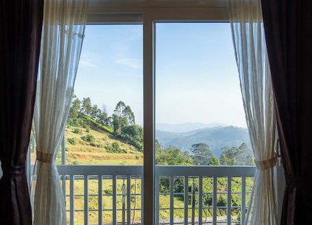 Standard Room, Balcony, Mountain View | Balcony. Paradise Point Ooty