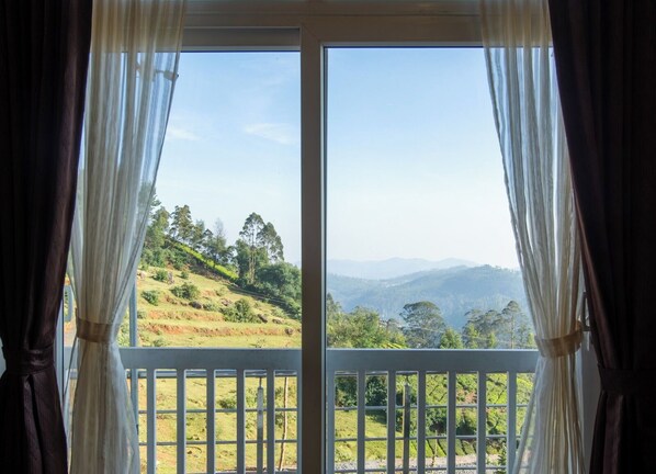 Standard Room, Balcony, Mountain View | Balcony