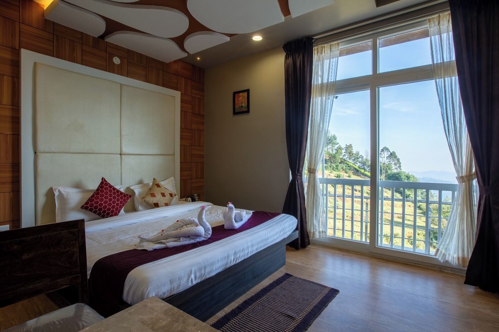 Standard Room, Balcony, Mountain View | Desk, blackout drapes, iron/ironing board, free WiFi