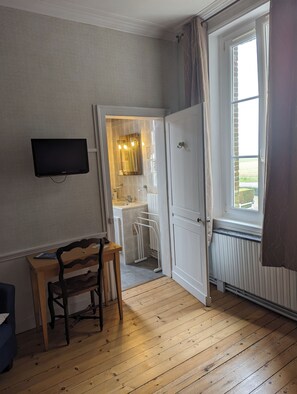 Interior - B&B located 3 minutes from the sea at Manoir de Conteville (Paluel)