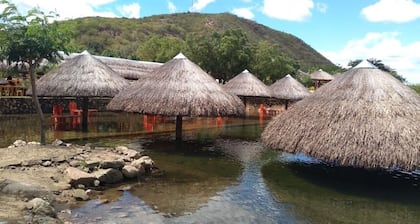 Living in Canindé, 15 minutes from Piranhas, 10 minutes from the S. Francisco River.