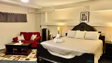 1 bedroom, desk, iron/ironing board, free WiFi