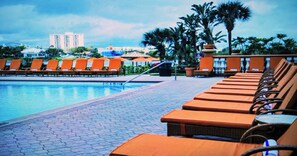 Outdoor pool - Westgate Palace Hotel 2Bedroom Suite Sleeps 6, Full Kitchen&Laundry&Free Parking (Orlando)