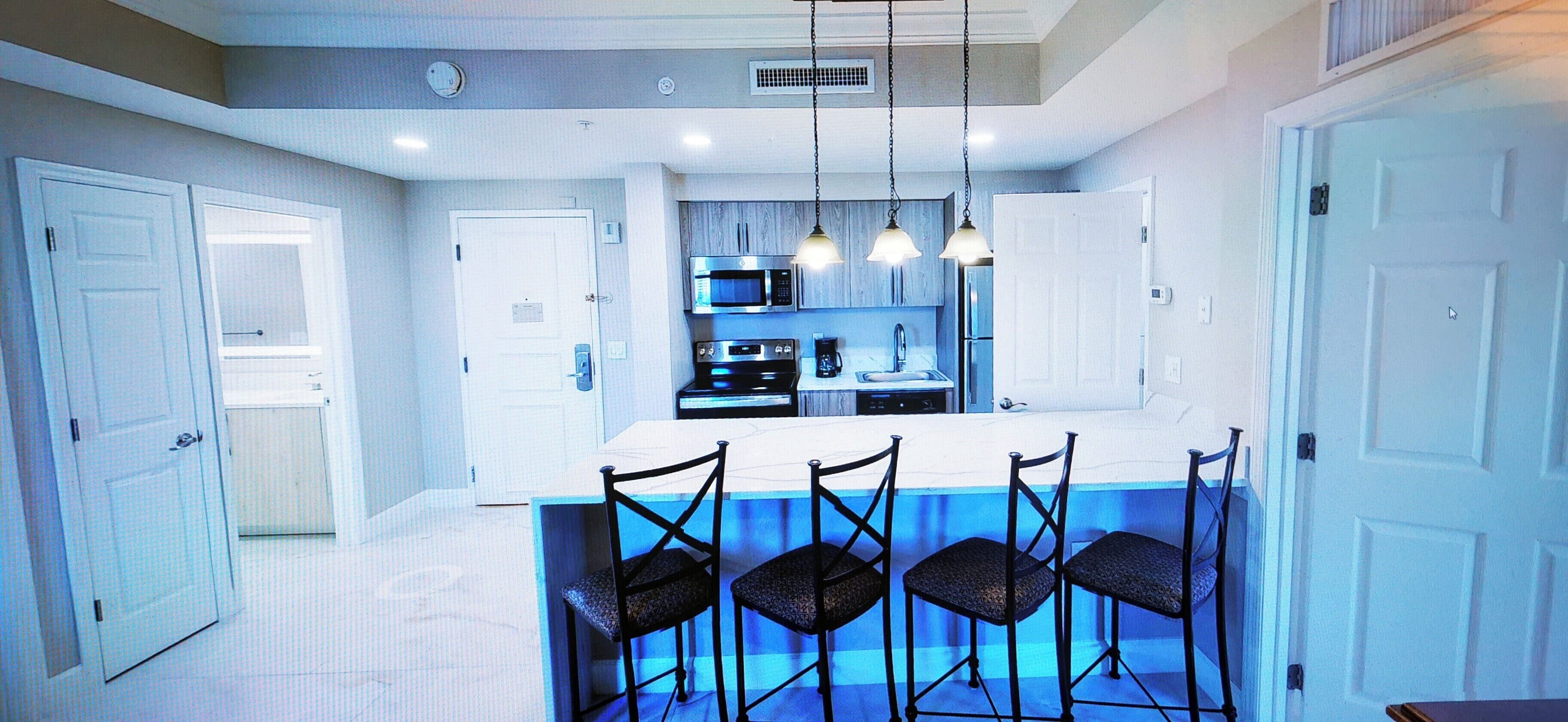 雪櫃、微波爐、焗爐、爐具