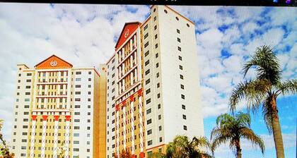Westgate Palace Hotel 2Bedroom Suite Sleeps 6, Full Kitchen&Laundry&Free Parking