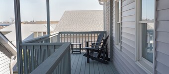 Penthouse- Rehoboth Beach -3 Bedroom w/2 covered parking spaces and private deck