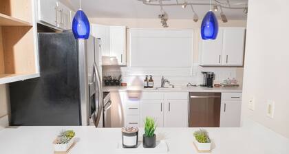 Penthouse- Rehoboth Beach -3 Bedroom with private deck