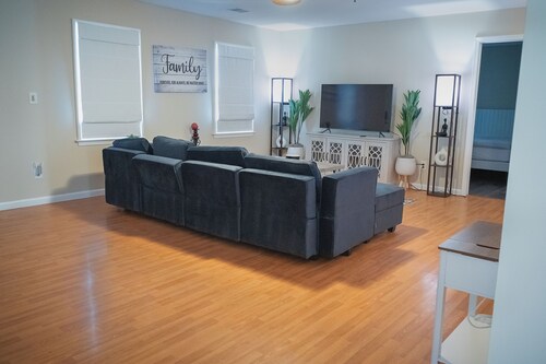 Penthouse- Rehoboth Beach -3 Bedroom with private deck
