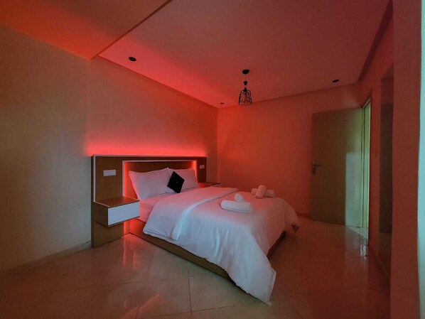 2 makuuhuonetta, silitysrauta/-lauta, Wi-Fi, vuodevaatteet